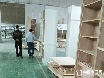 中國門業(yè)?？?韓漢泉探訪天津思佳木業(yè)，共話木業(yè)發(fā)展新機遇